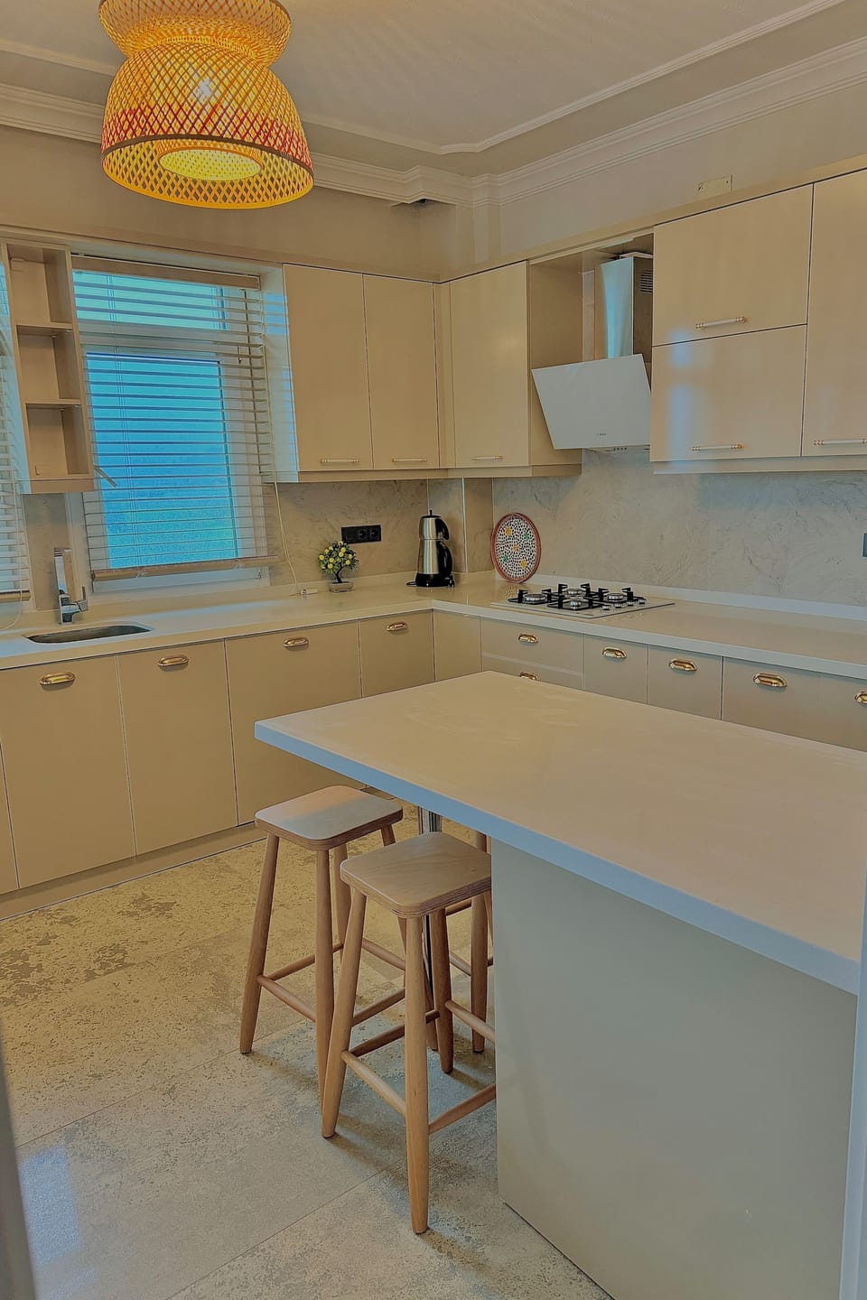 Deluxe Apartment, Mountain View | Private kitchen
