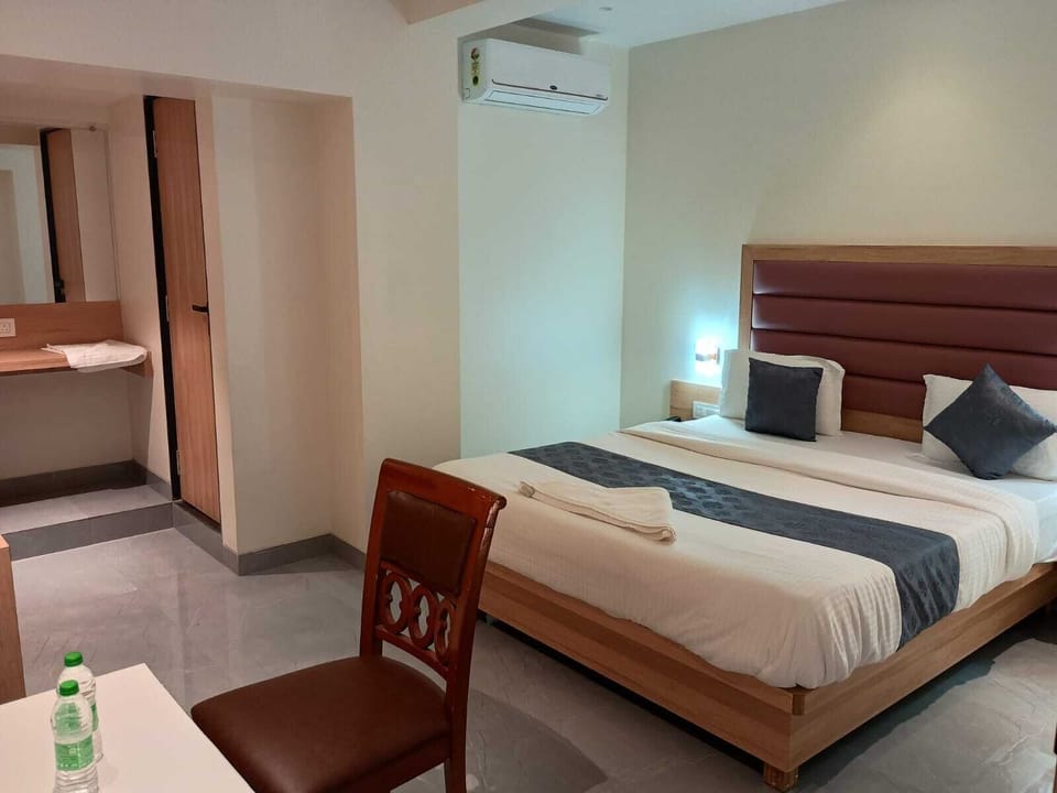 Deluxe Double or Twin Room, Balcony, City View | Desk, laptop workspace, iron/ironing board, free WiFi