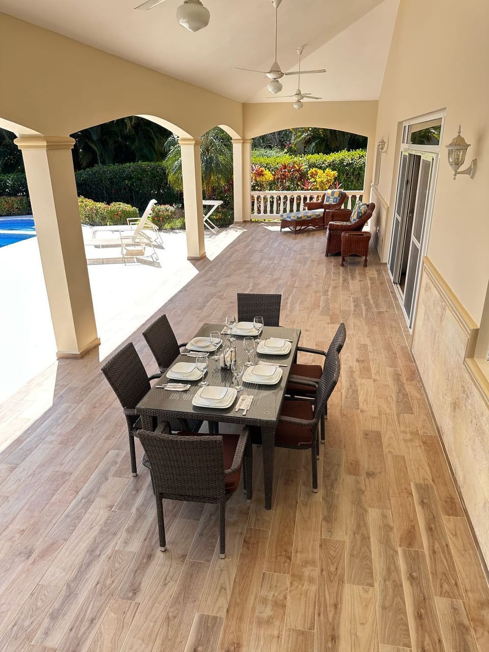 Outdoor dining