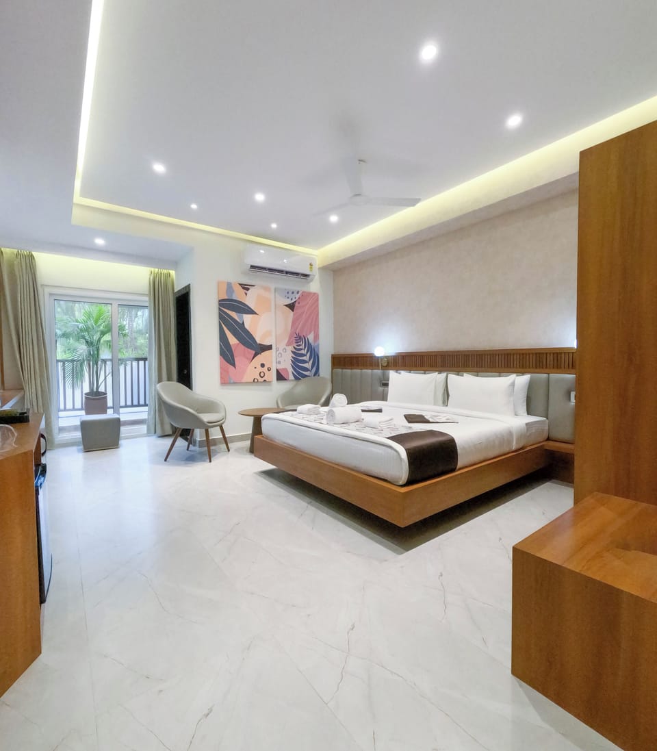 Deluxe Double or Twin Room, Balcony, City View | Desk, laptop workspace, soundproofing, free WiFi