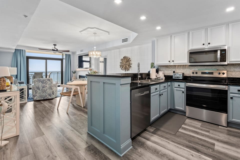 Enjoy beautiful oceanviews from the kitchen!