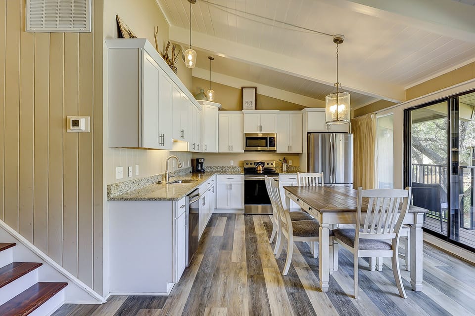 Kitchen and dining table