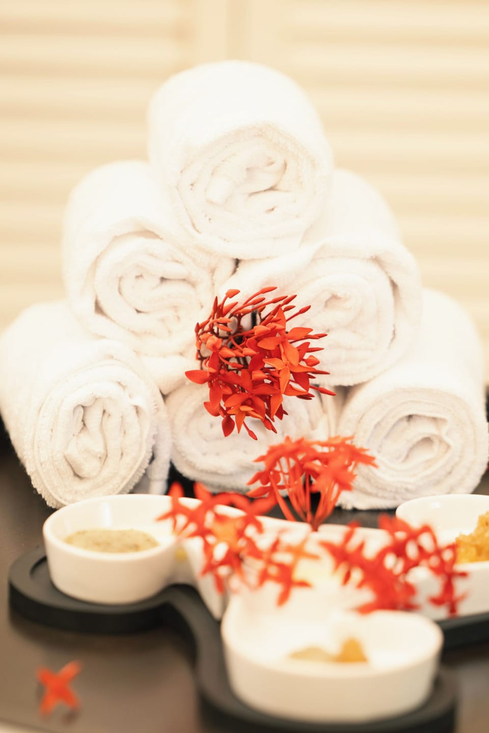 Couples treatment rooms, body treatments, aromatherapy