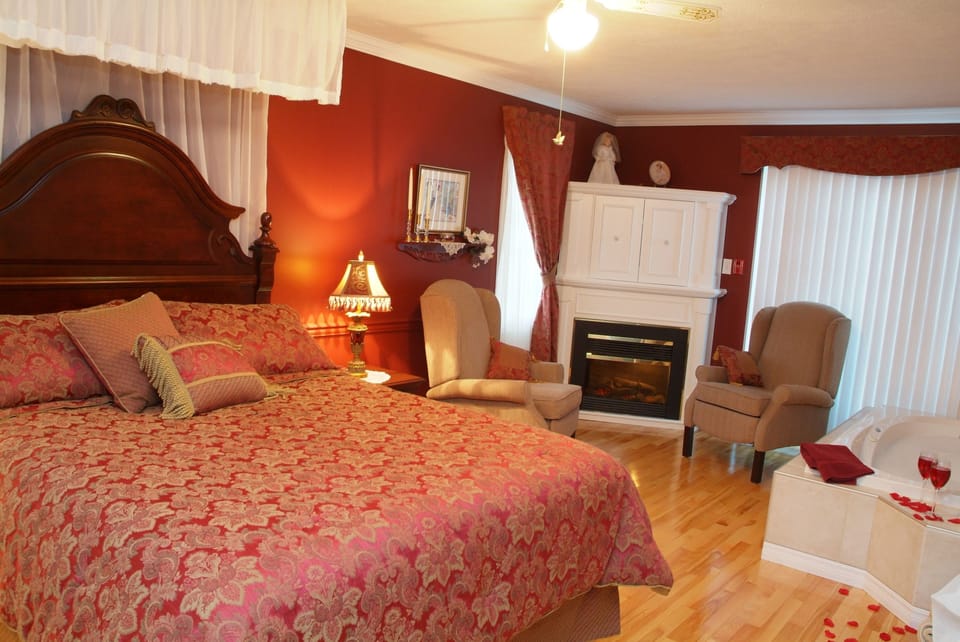 The Raspberry Room | Individually decorated, individually furnished, desk, soundproofing