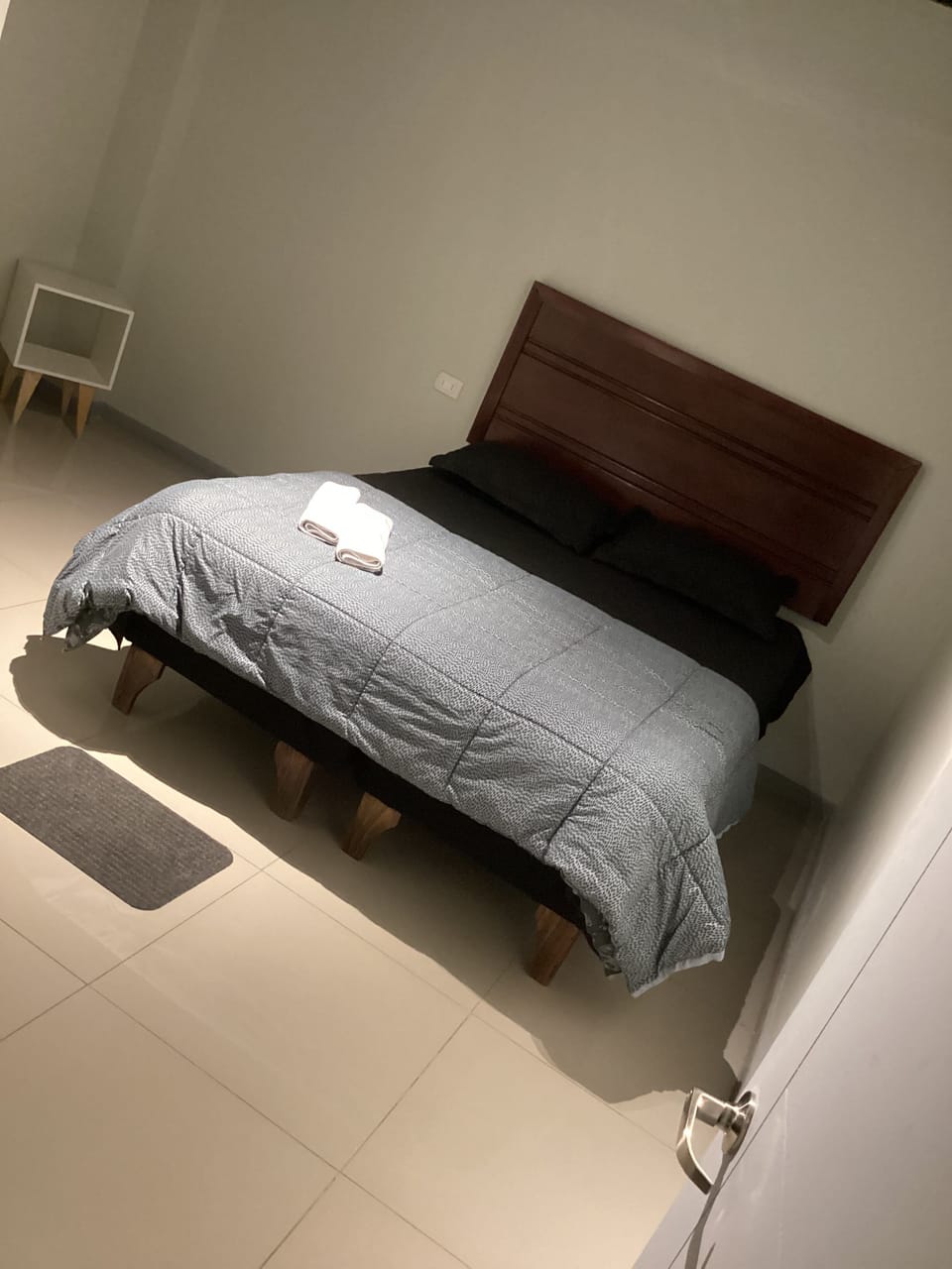 Premium bedding, down comforters, WiFi (free), bed sheets