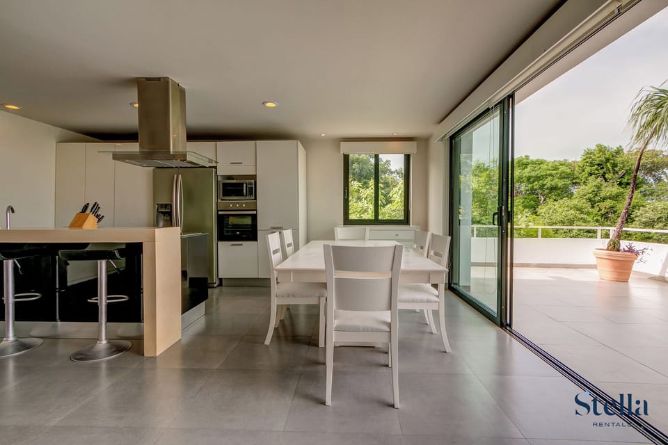 Apartment, 3 Bedrooms, Terrace | In-room dining