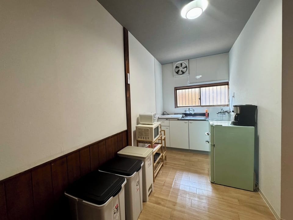 Fridge, microwave, stovetop, electric kettle