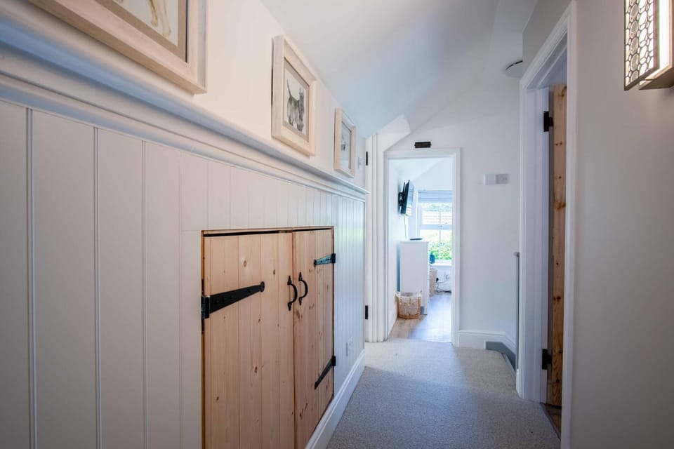 Wood Cottage - 3 Bedroom - Bishopston Swansea (7637)