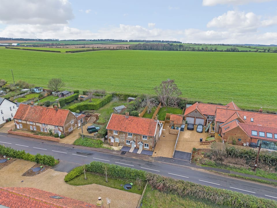 Exterior | Huxley&rsquo;s Cottage - Coastal Cottages, Sedgeford