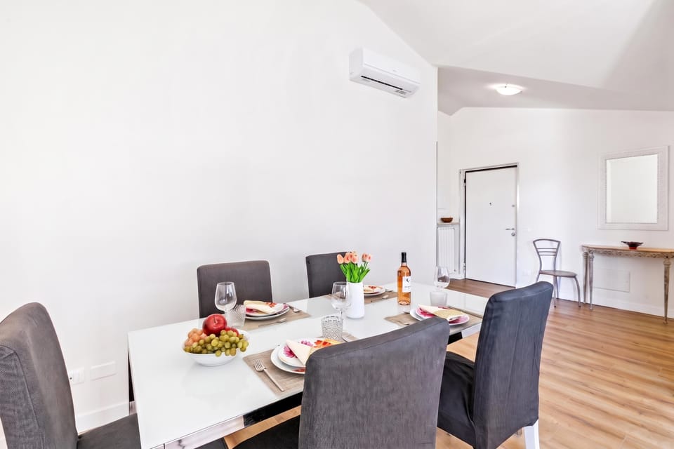 Family Apartment, 2 Bedrooms, Balcony (Matta Apartment 400m From The Lake) | Dining