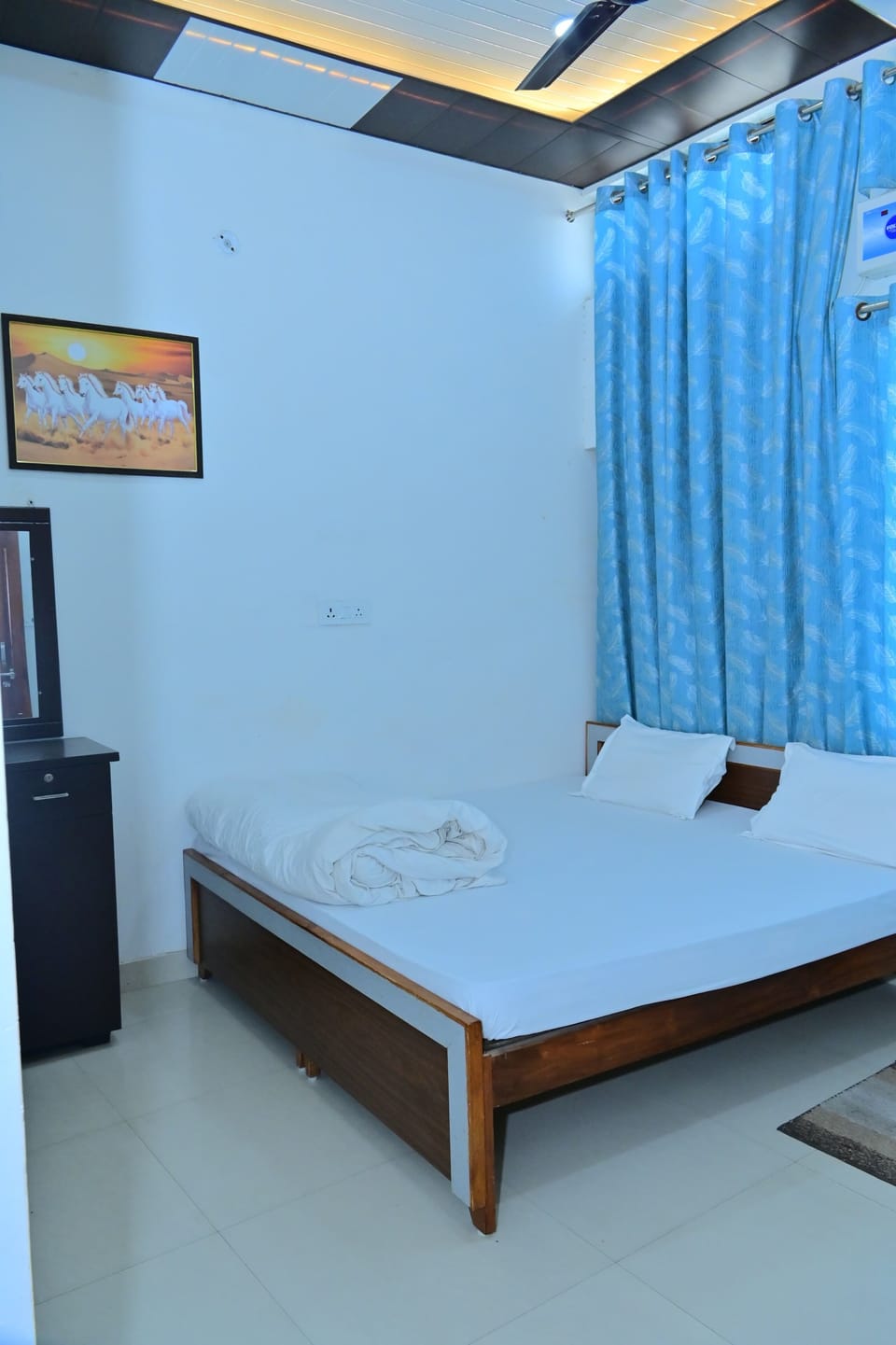 Single Room | Free WiFi, bed sheets