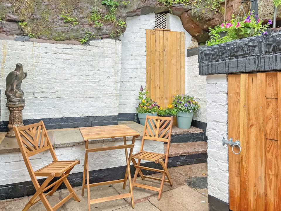 Patio | Robins Nest, Leek