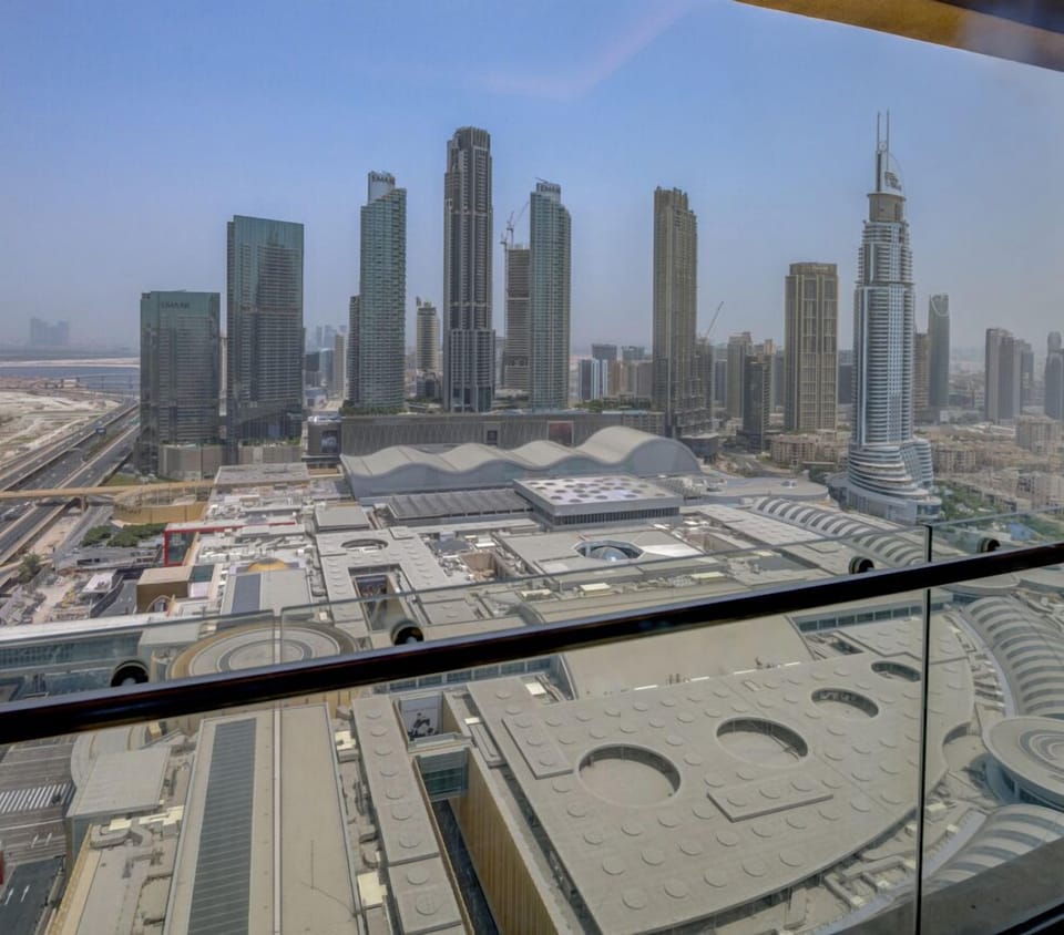 City views, furniture and balcony layouts may vary from one room to another due to the building’s design, but every space offers the same comfort and is perfect for unwinding