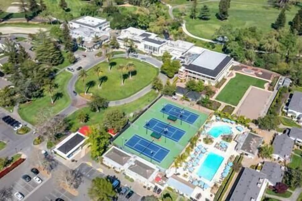 Sport court