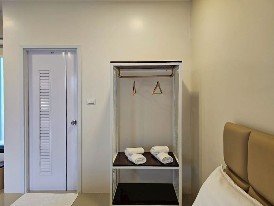 Desk, bed sheets