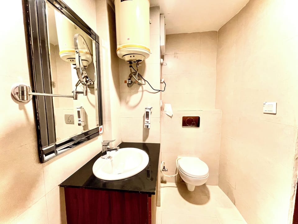 Shower, free toiletries, hair dryer, towels