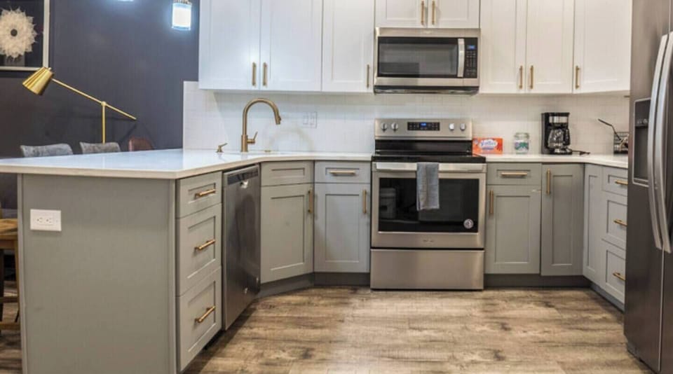Fully equipped for your inner chef! From morning coffee to midnight snacks, this modern kitchen features all the essentials 