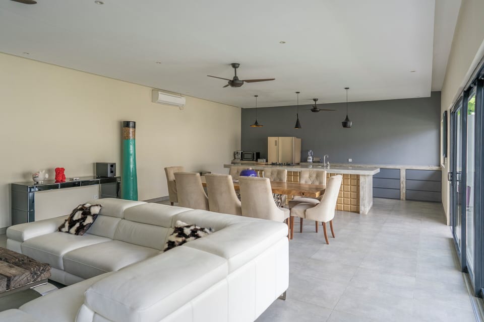 Premium Villa, 3 Bedrooms, Pool View | Private kitchen | Electric kettle, toaster