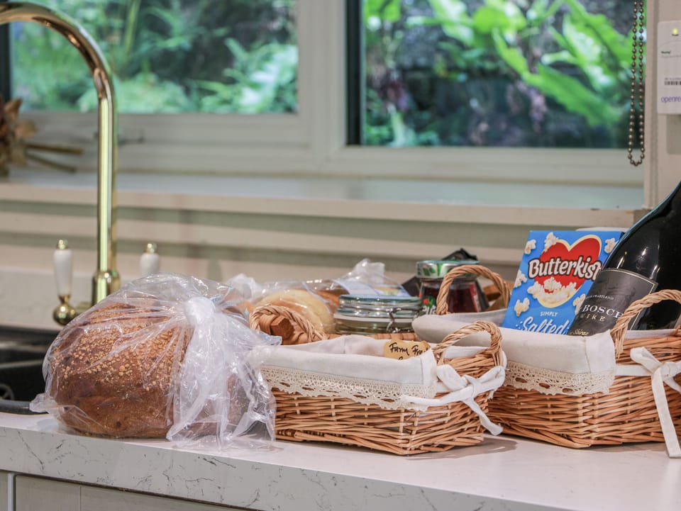 Cottage | Dining