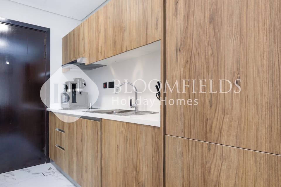 Deluxe Studio, Balcony, City View | Private kitchen | Electric kettle