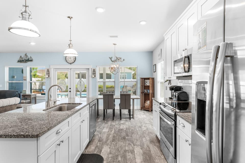 House, Pool View | Private kitchen | Full-size fridge, microwave, oven, stovetop