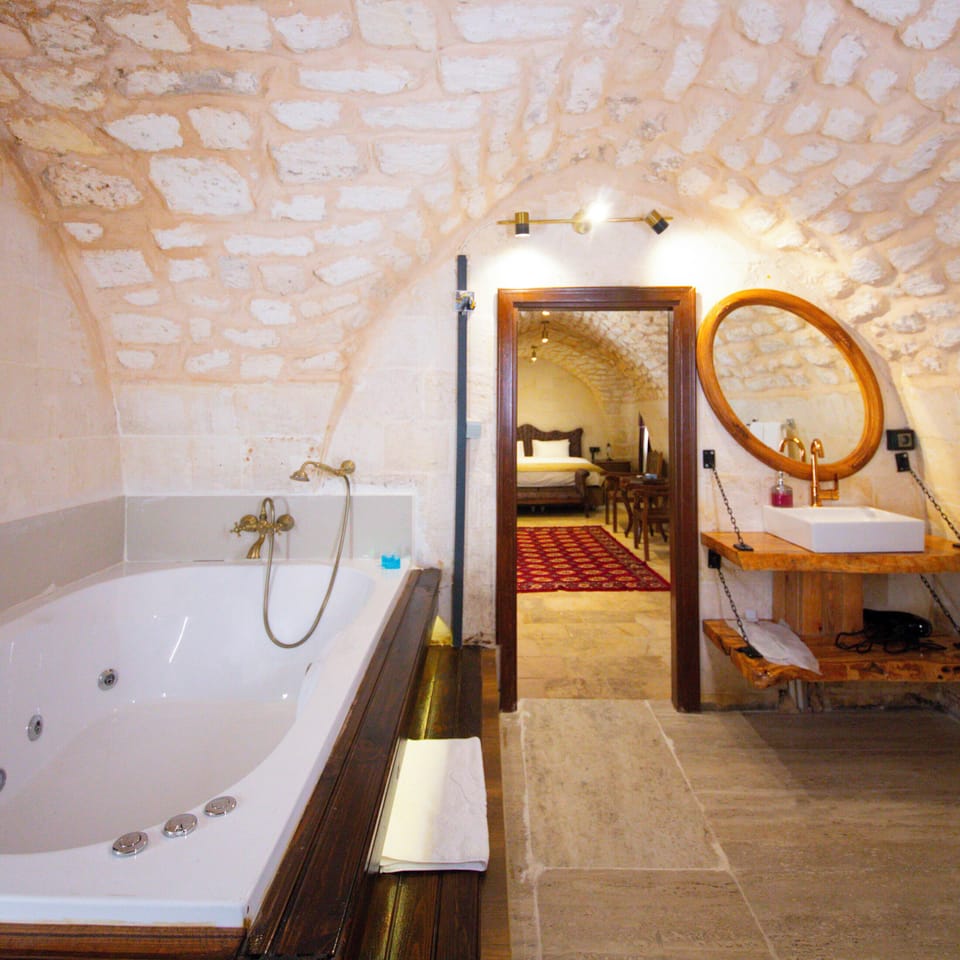 Executive Suite | Free WiFi