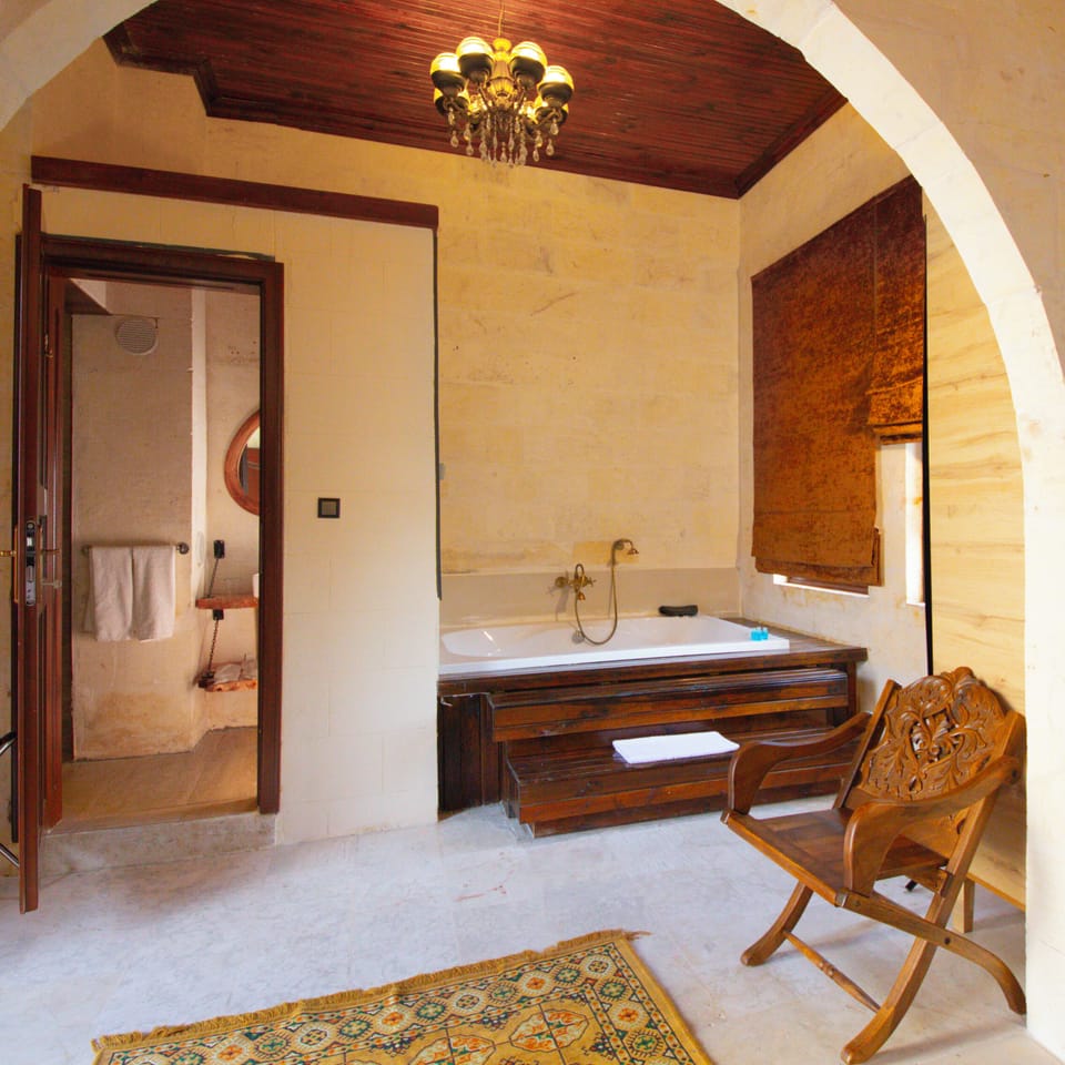 Executive Suite | Free WiFi