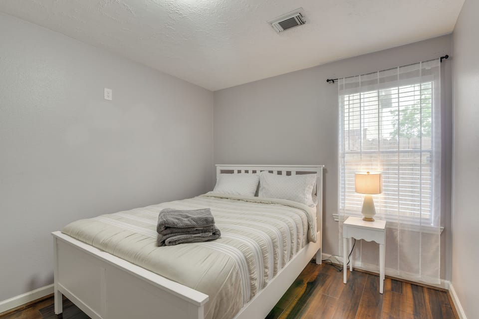 House (5 Bedrooms) | Interior