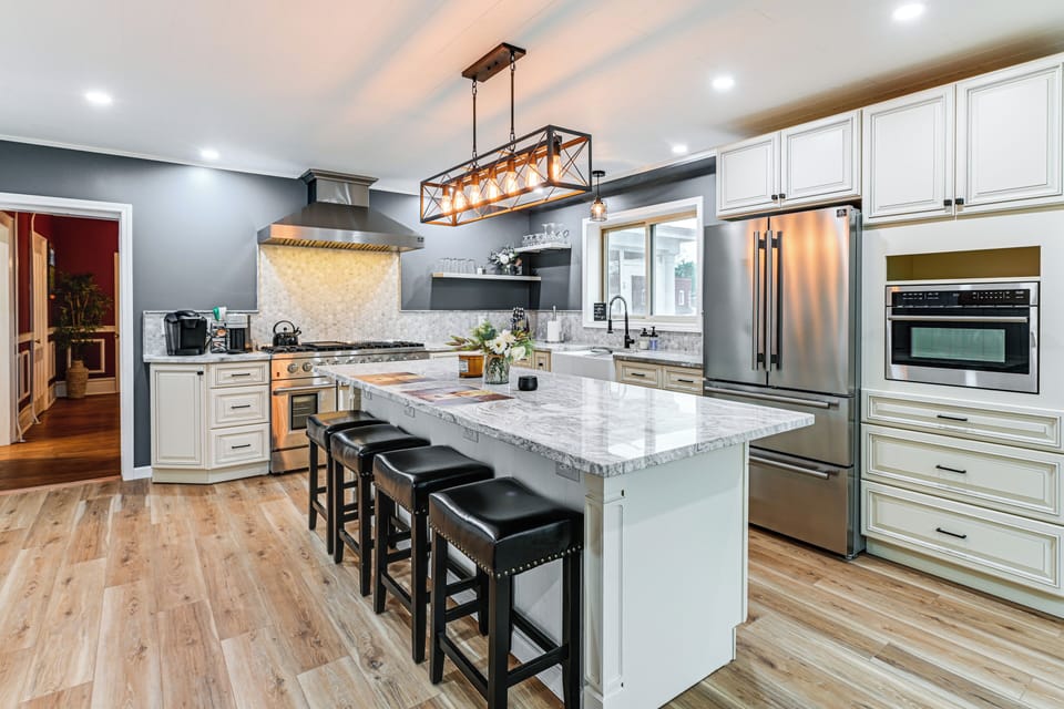 House (5 Bedrooms) | Interior