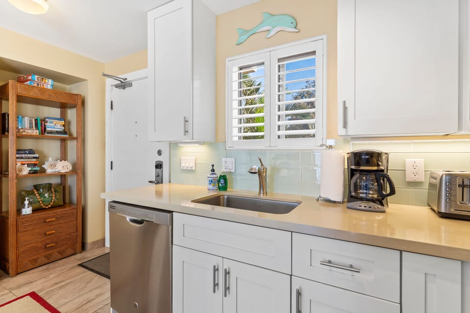 Condo, 2 Bedrooms | Private kitchen | Coffee/tea maker, fridge, oven, toaster