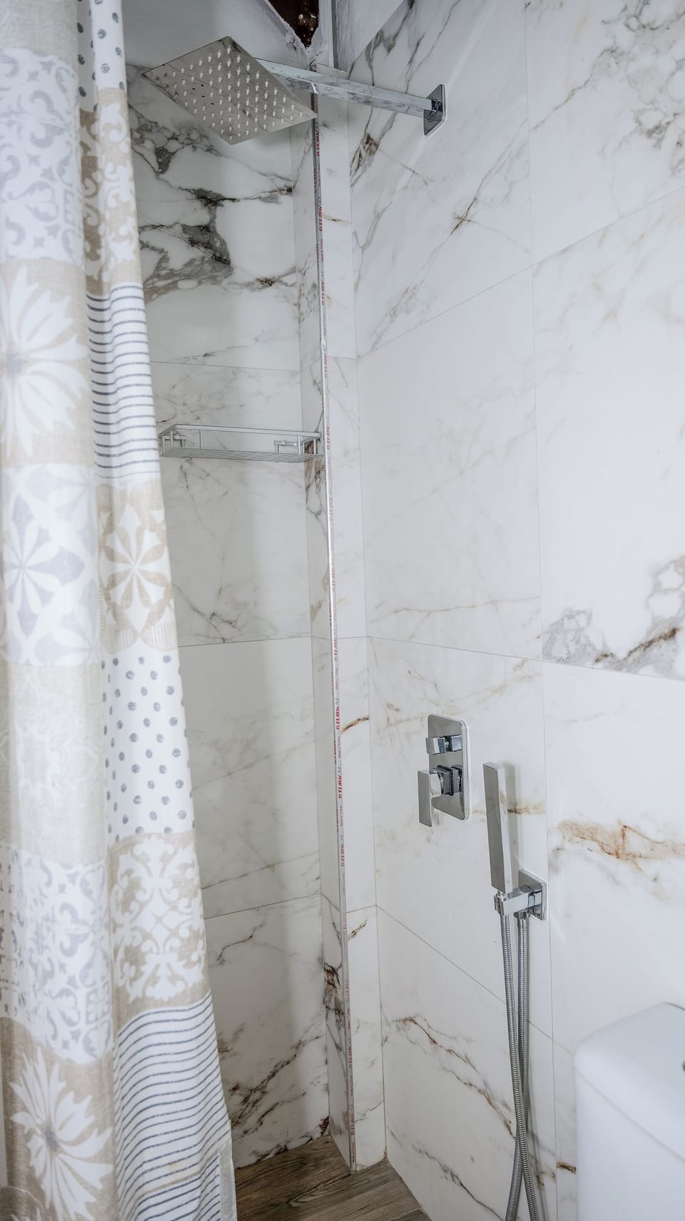 Quadruple Room | Bathroom | Shower, hair dryer, towels