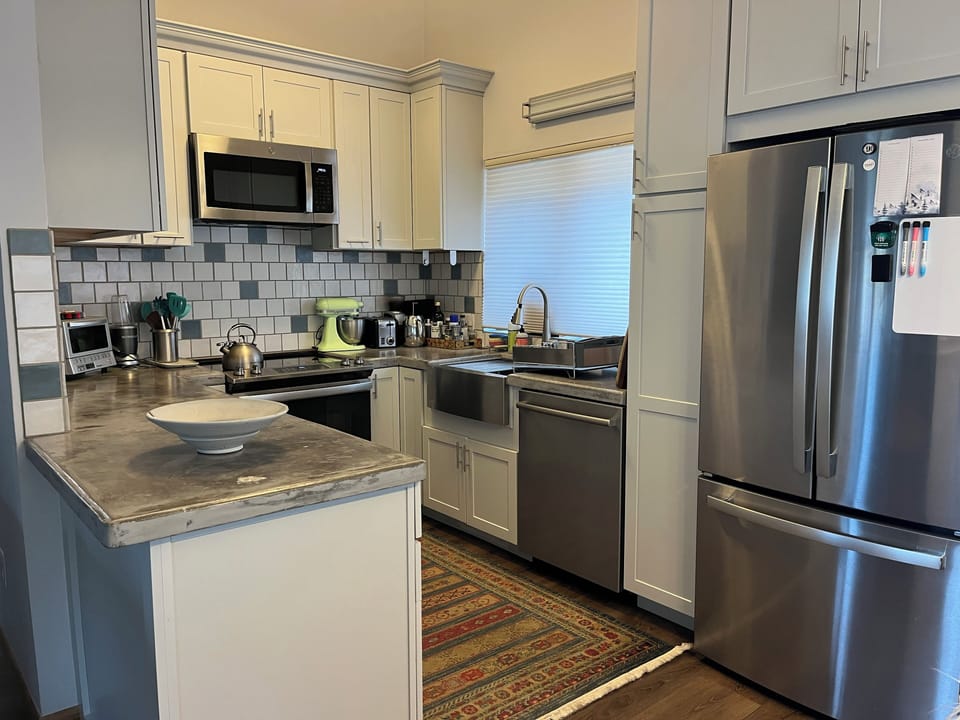 Kitchen and appliances