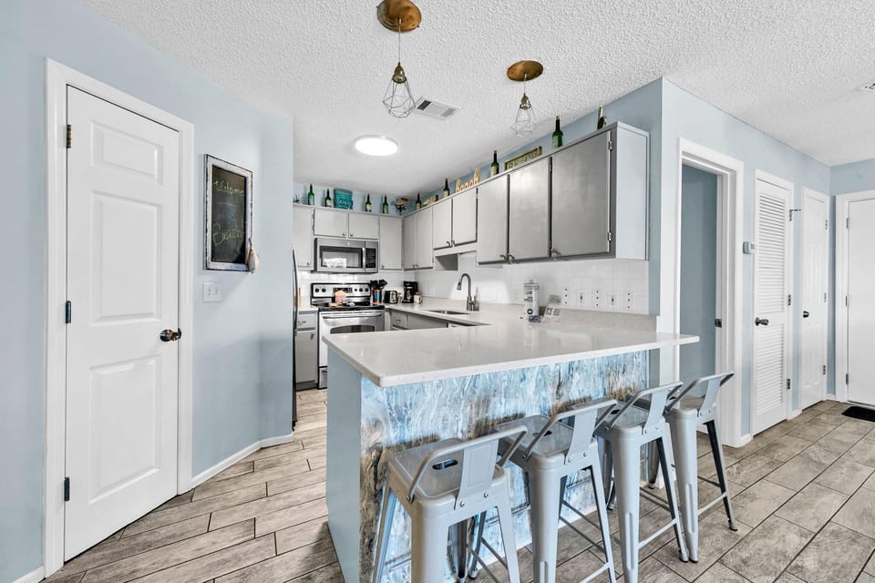 Condo, Multiple Beds (Beachside Villas 1022) | Private kitchen | Oven, toaster