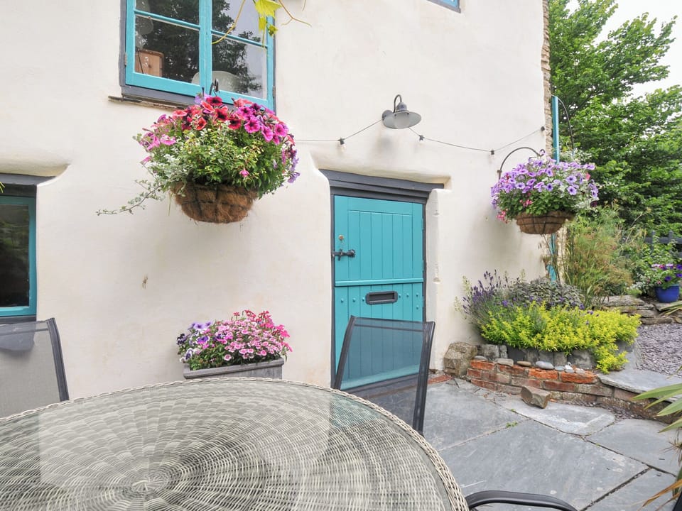 Cottage | Outdoor dining