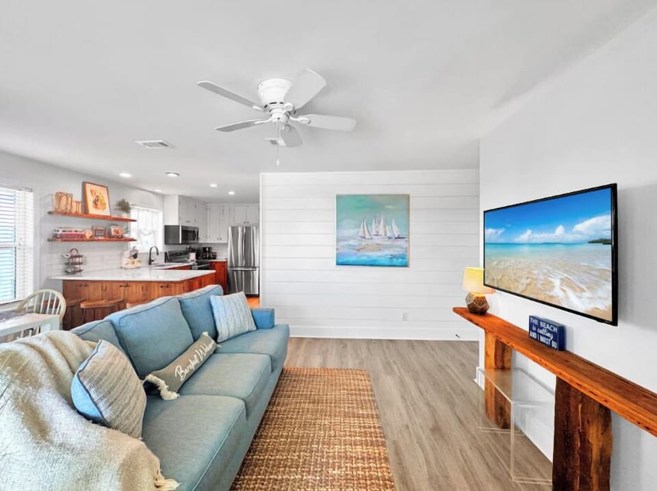 Condo, Multiple Beds (Beachside Villas 1131) | Living area