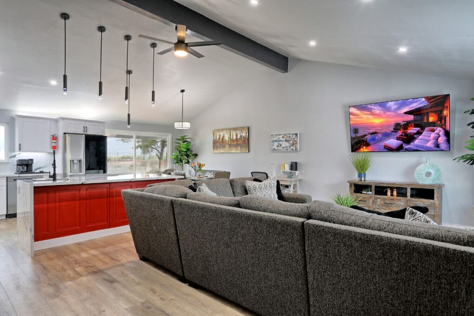 Open and airy living space, ideal for connecting and relaxing with loved ones