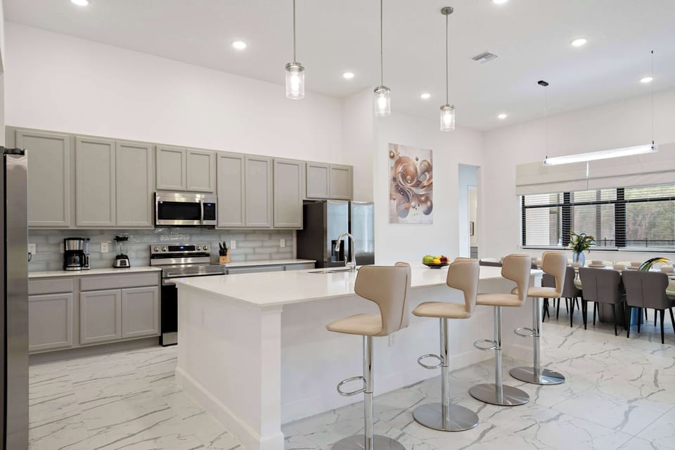 House, Multiple Beds, Pool Access, Pool View (4041SB Sonoma) | Private kitchen | Fridge, microwave, oven, stovetop