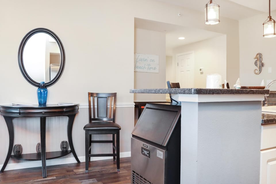 Condo, Multiple Beds (Club at Mexico Beach 1A) | Interior
