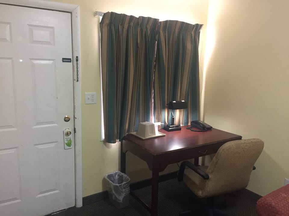 Standard Double Room, 2 Double Beds | Room amenity