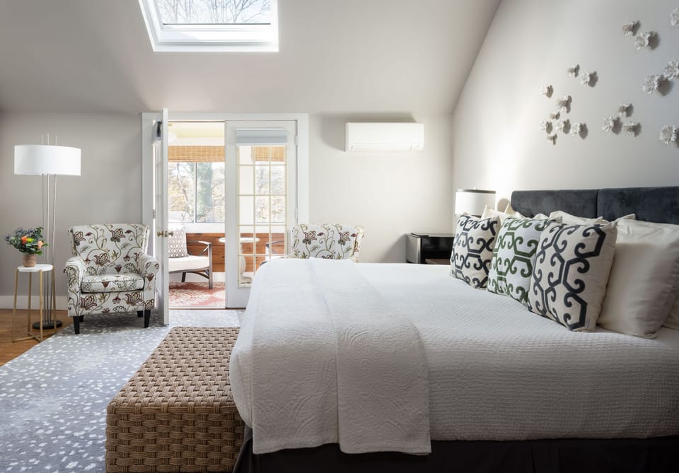 Deluxe Room, 1 King Bed (Private Porch) | Premium bedding, blackout drapes, iron/ironing board, free WiFi