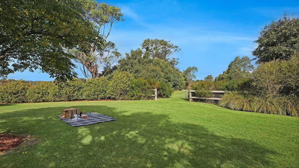 Albert Fields | Private gate access to Albert Street Reserve