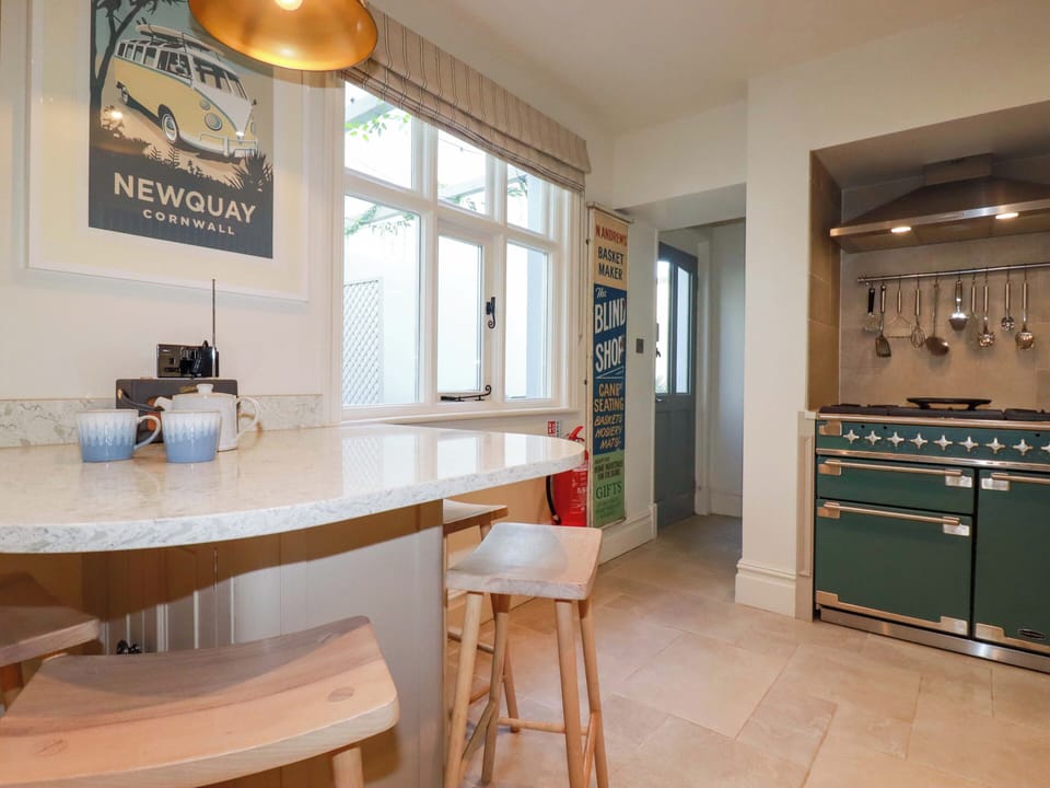 Cottage | Private kitchen | Fridge, microwave, dishwasher, toaster