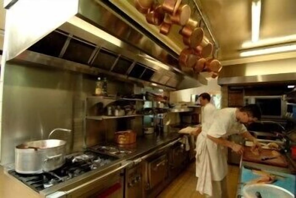 Lunch and dinner served