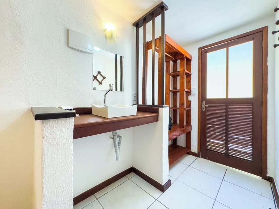 Shower, towels, soap, shampoo