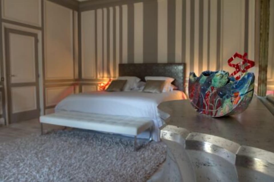 Suite (Que Linda) | Premium bedding, soundproofing, rollaway beds, free WiFi