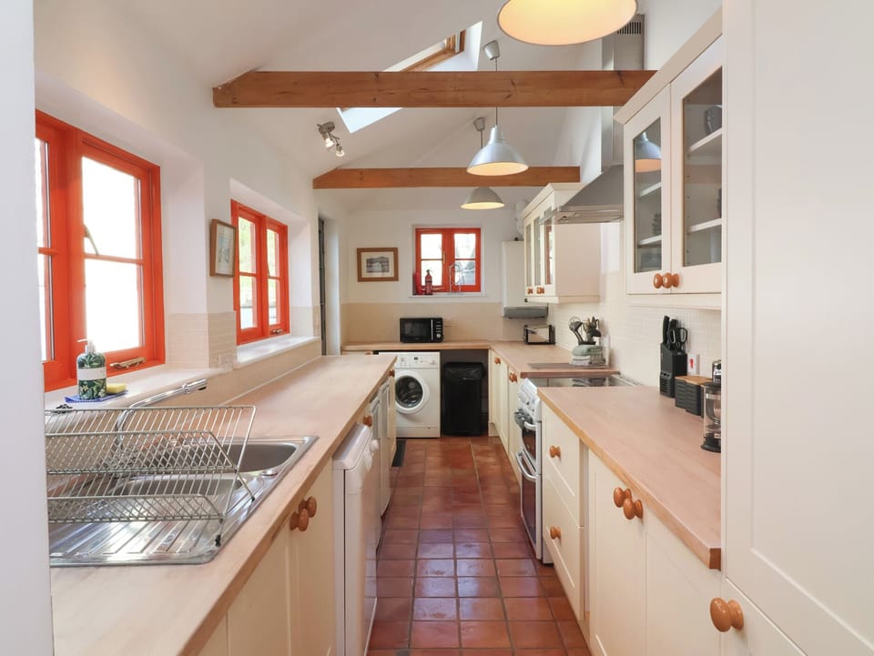 Dishwasher, cookware/dishes/utensils