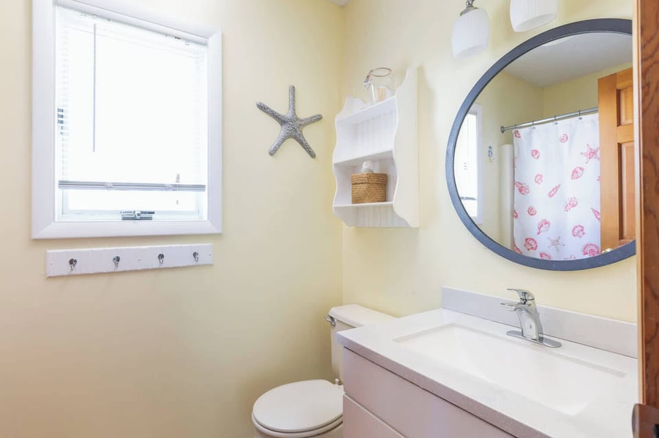Top floor ensuite bathroom