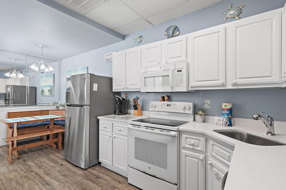 House, Multiple Beds (Capri by the Gulf 123) | Private kitchen