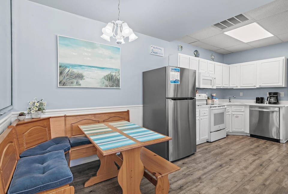 House, Multiple Beds (Capri by the Gulf 123) | Private kitchen