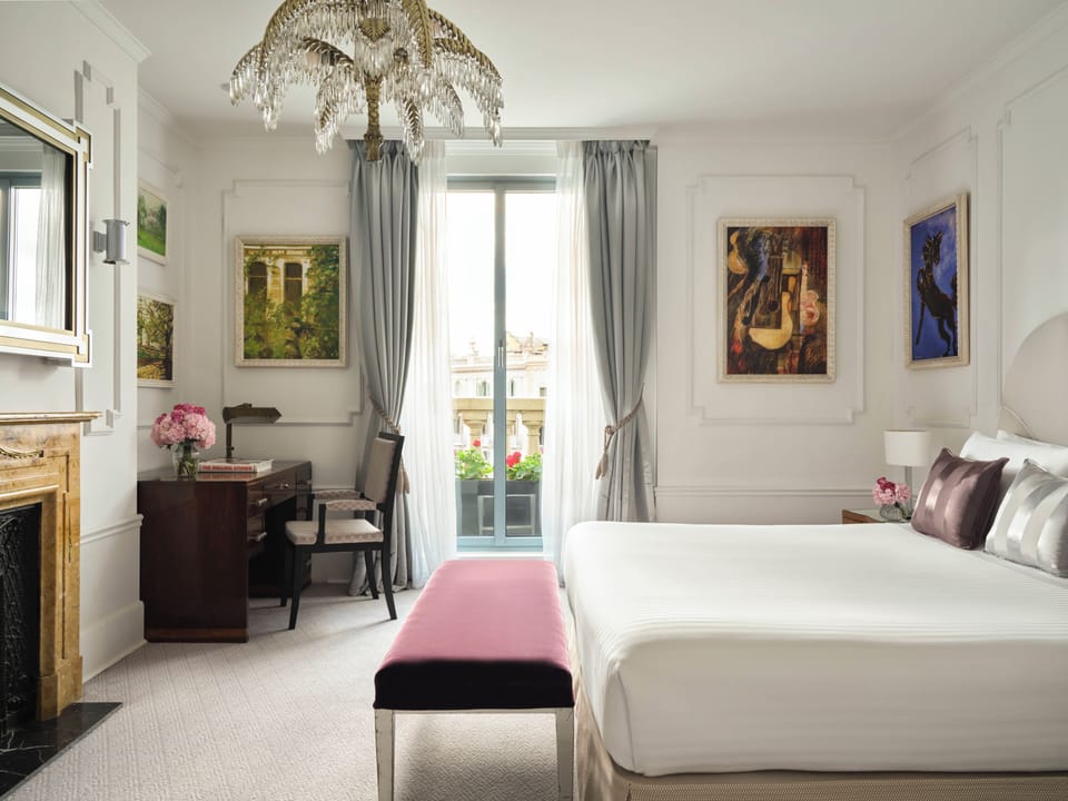 Egyptian cotton sheets, premium bedding, down comforters, minibar